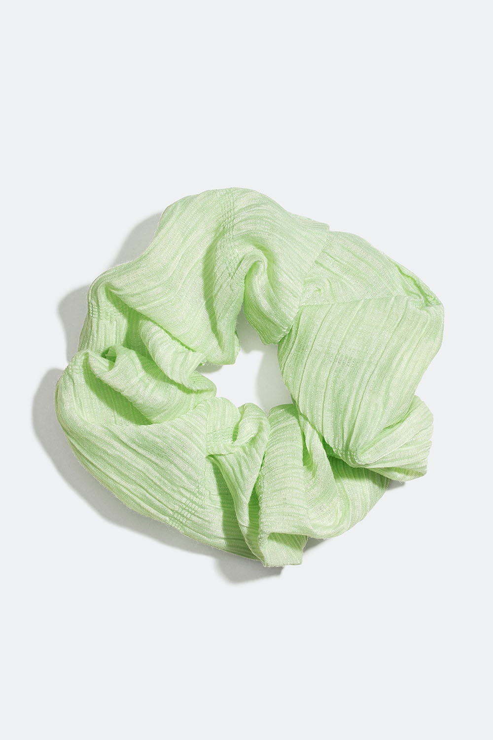 Vihreä rypytetty hiusdonitsi ryhmässä Hiustuotteet / Scrunchie-hiusdonitsit @ Glitter (332000787600)