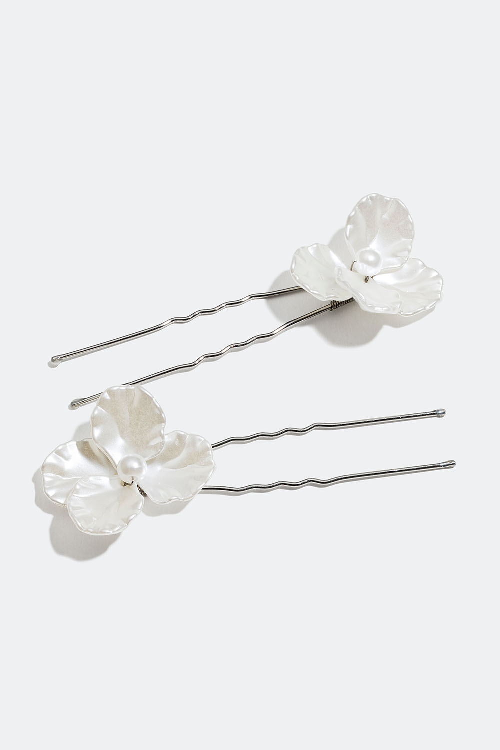 Hiuspinnit, joissa valkoisia kukkia, 2 kpl ryhmässä Hiustuotteet / Hiuspinnit ja -klipsit / Hiuskoristeet @ Glitter (334000121000)