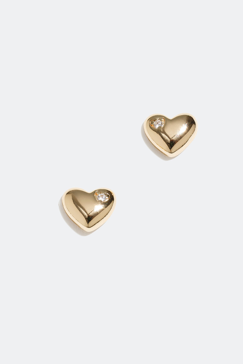 Korvakorut, joissa sydän, 18 karaatin kultaus ryhmässä 18 karaatin kullattua hopeaa / Korvakorut 18 karaatin kulta @ Glitter (553001012000)