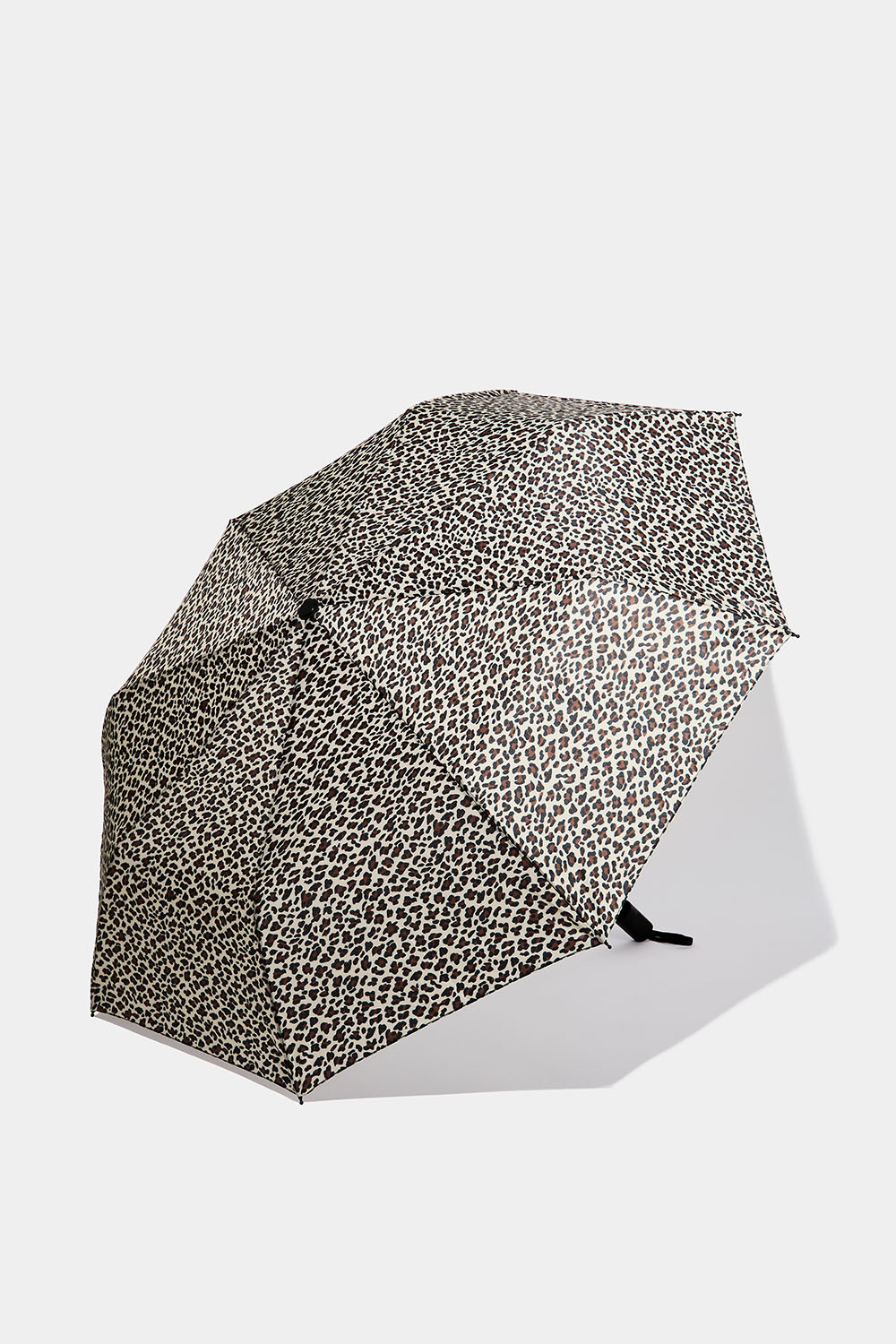Leopardikuvioinen sateenvarjo