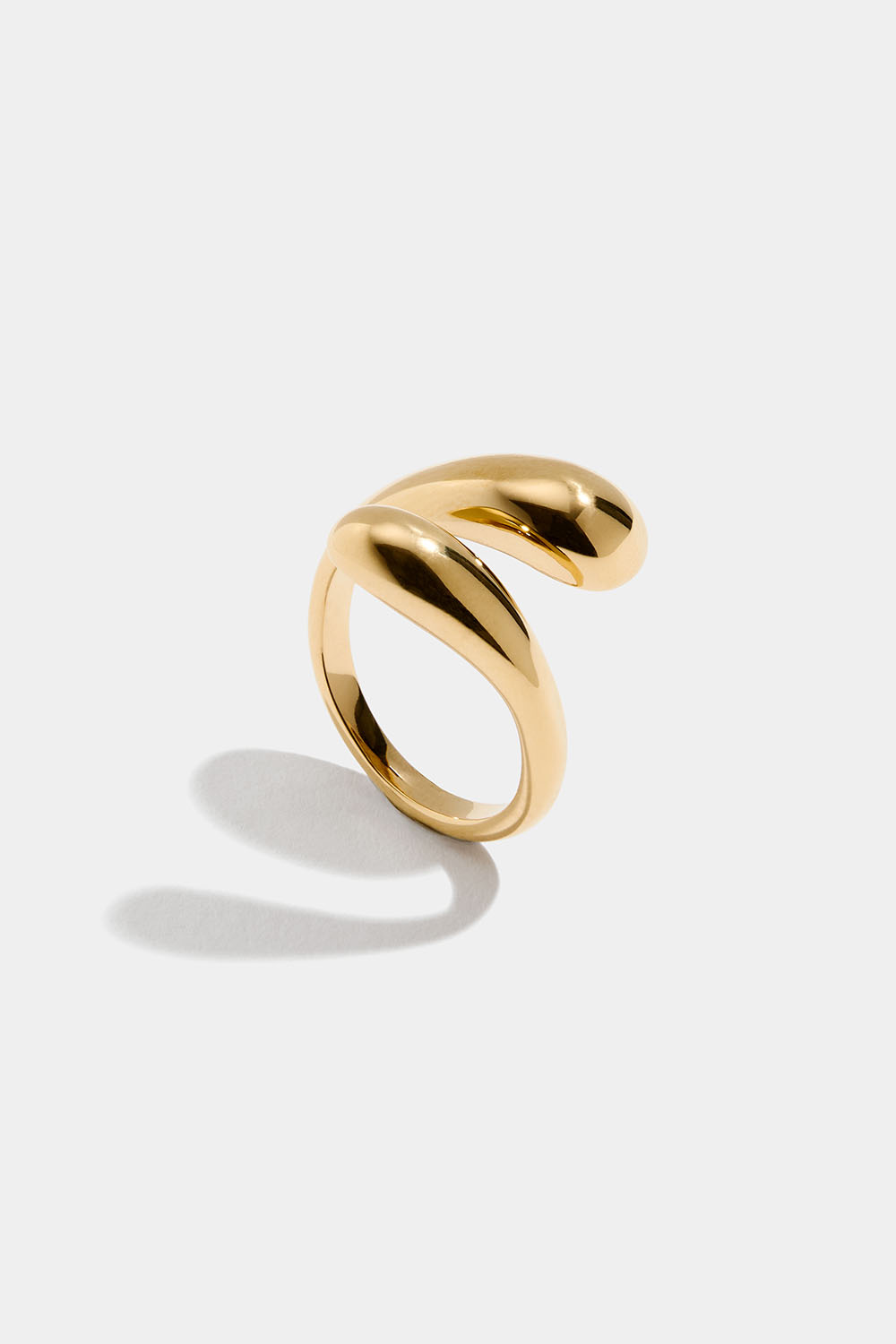 Avoin teräksinen sormus, jossa 18k kultaus