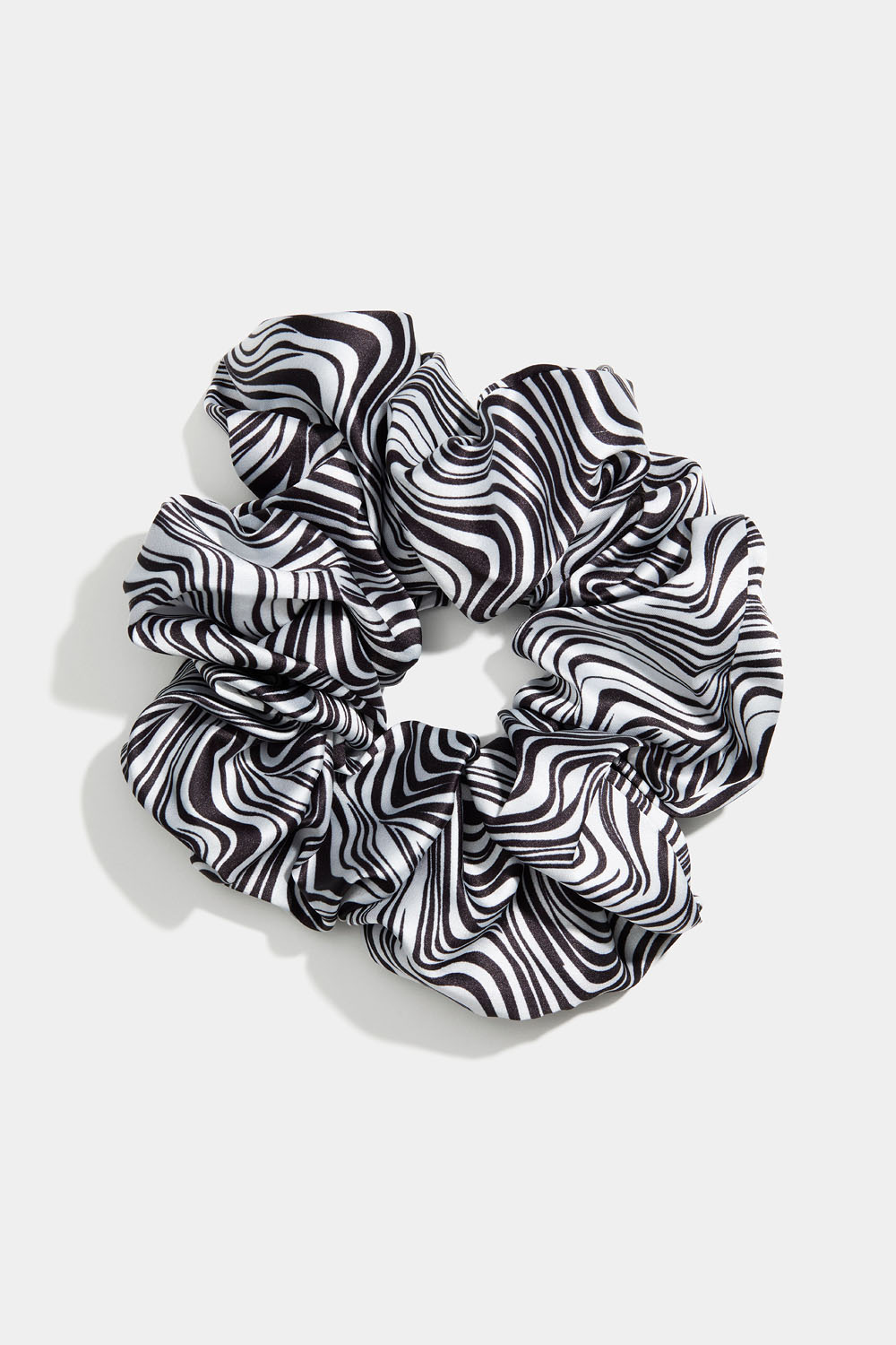 Mustavalkoinen hiusdonitsi