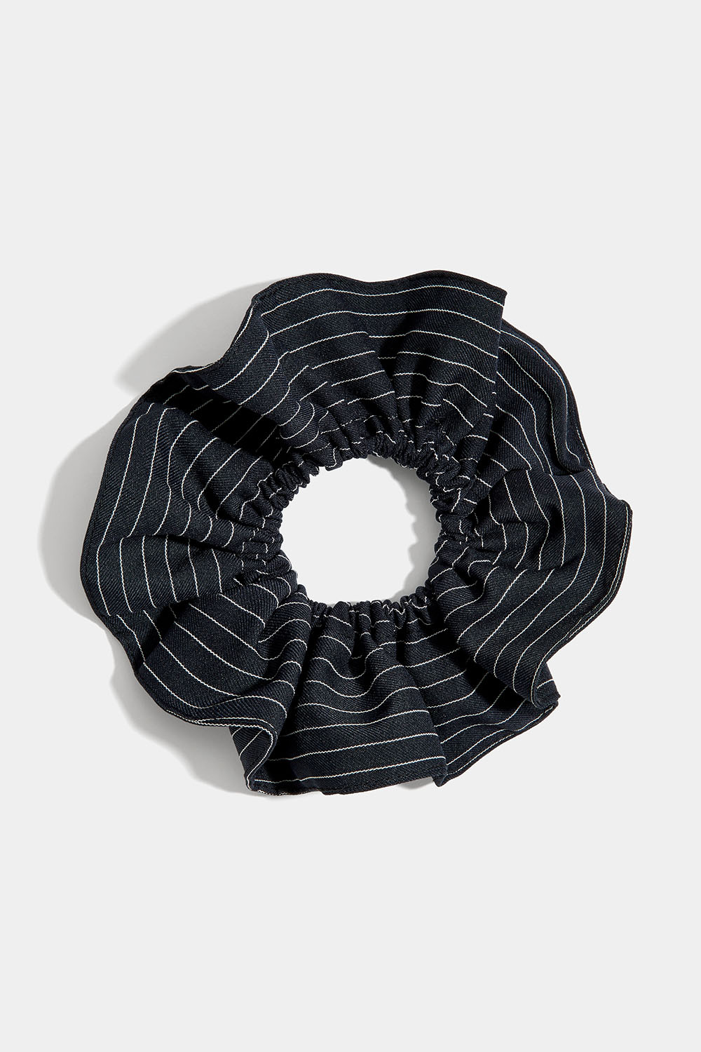 Suuri liituraitainen hiusdonitsi