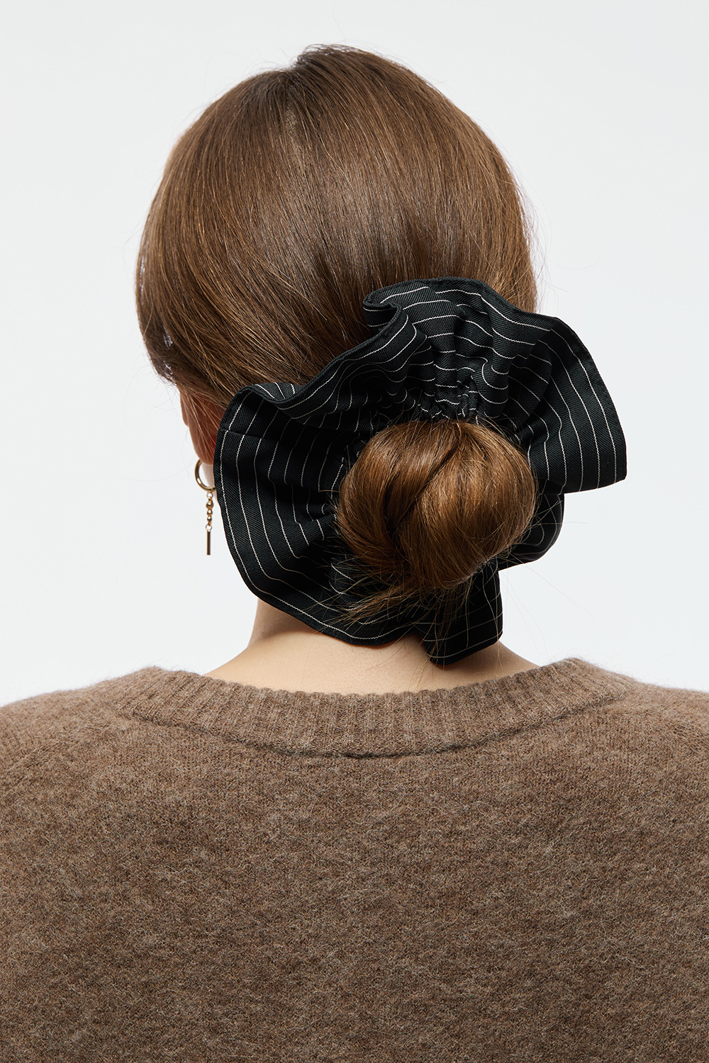 Suuri liituraitainen hiusdonitsi